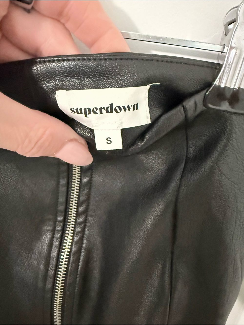 superdown Black Faux Leather Mini Skirt with Front Zip - Picture 3 of 4